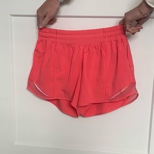 Women’s Lululemon Hotty Hot Shorts size 6